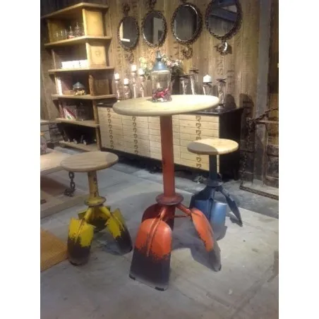 Spade Table Smithers Archives £798.00 product_features