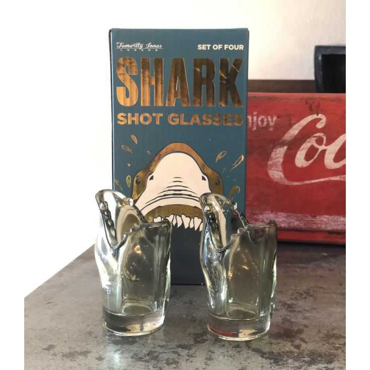 Shark Shot Glass Retro Gifts Smithers of Stamford £ 11.50 Store UK, US, EU, AE,BE,CA,DK,FR,DE,IE,IT,MT,NL,NO,ES,SE