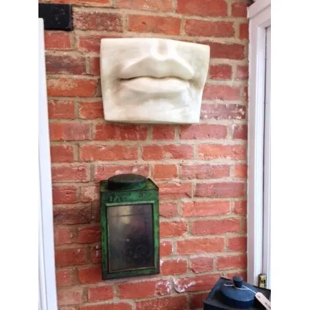 Large Lips Smithers Archives £84.00      product_features