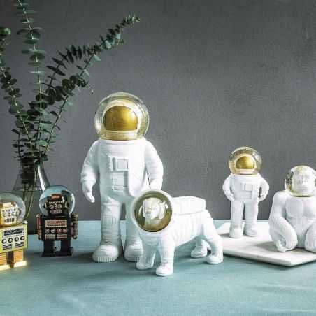 Astronaut Snowglobe Christmas Gifts £40.00 Store UK, US, EU, AE,BE,CA,DK,FR,DE,IE,IT,MT,NL,NO,ES,SE