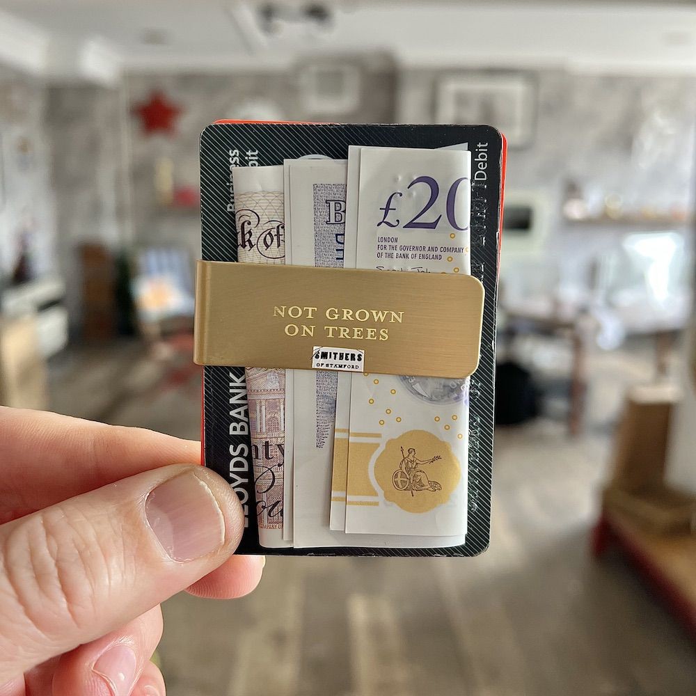 Money Clip Wallet  Gifts £25.00      product_features