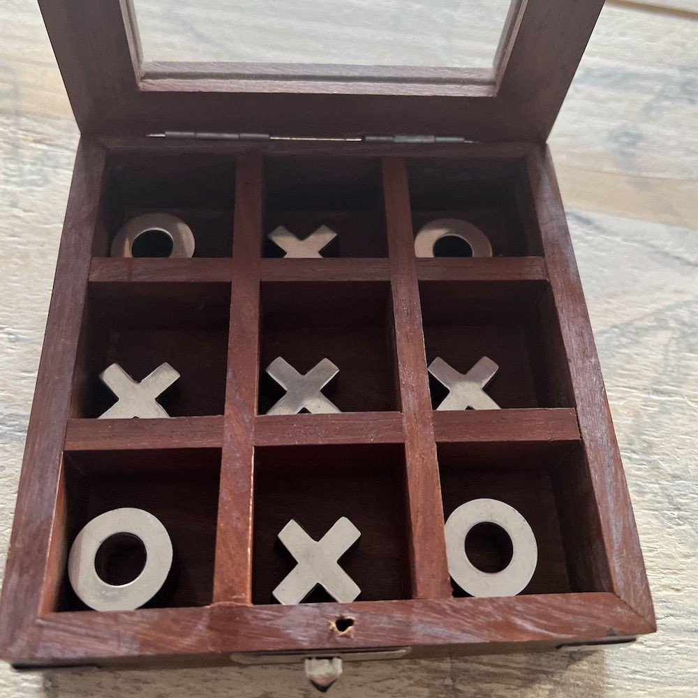 Tic Tac Toe Game Smithers Gifts £25.00      product_features