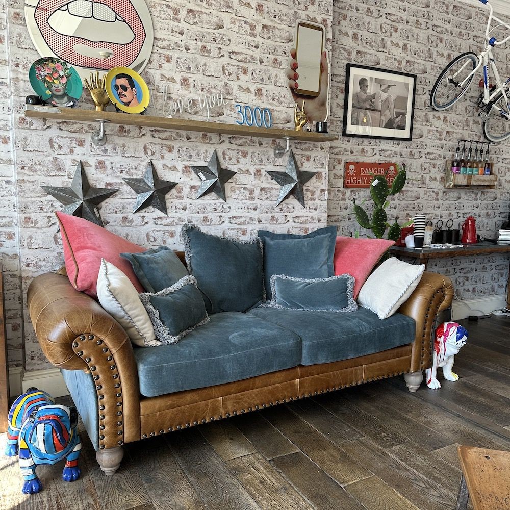 Churchill 3 Seater Leather Sofa Furniture £3,208.00