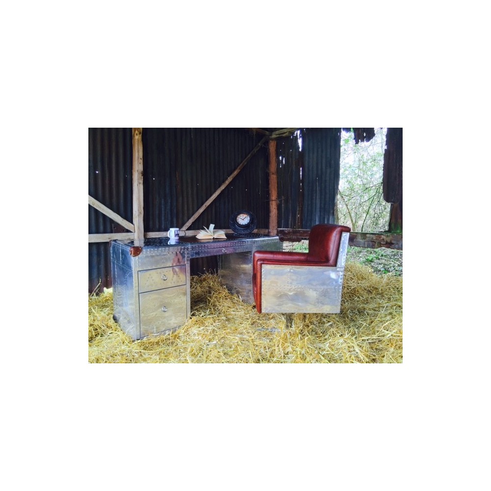 Pilot Falcon Leather Chair Smithers Archives £974.00 product_features