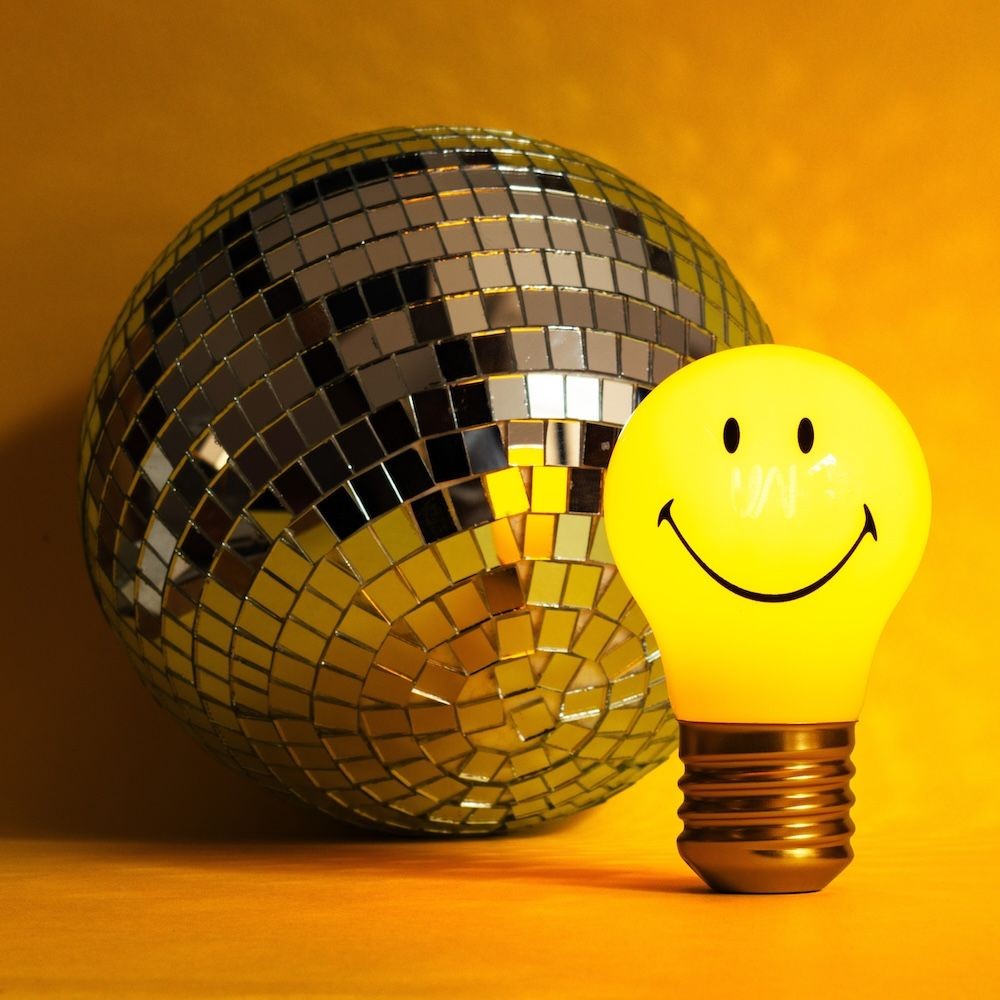 Smiley Face Cordless Light Bulb  Gifts £28.00      product_features