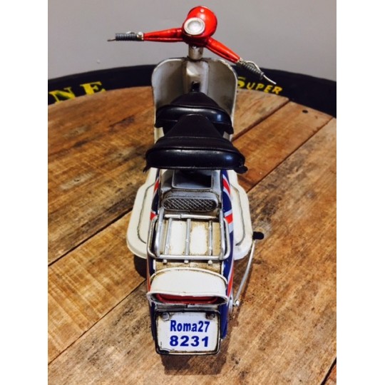 Stunning Lambretta Sx 125 with union jack side panels