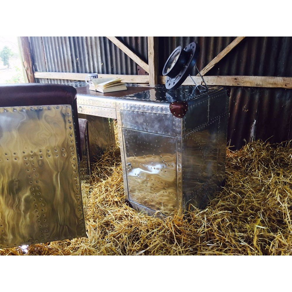 Aviator Desk Smithers Aviator £2,930.00 product_features