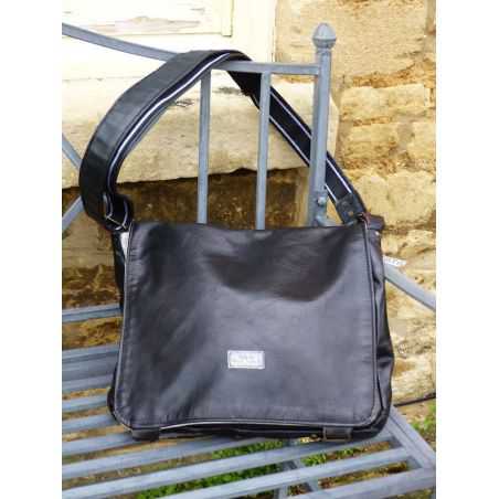 Ragsto Messenger Bag Smithers Archives  £180.00 Store UK, US, EU, AE,BE,CA,DK,FR,DE,IE,IT,MT,NL,NO,ES,SE