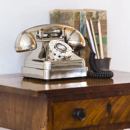 Old Fashioned Chrome Telephone – Retro Silver Rotary Style Smithers Archives £100.00      product_features