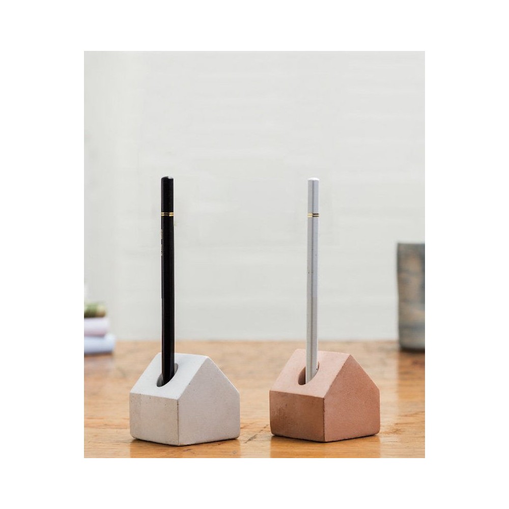 Concrete Pen House  Gifts £5.00      product_features