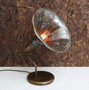 gramophone-table-lamp