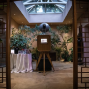 alt=“vintage Photo Booth hire”